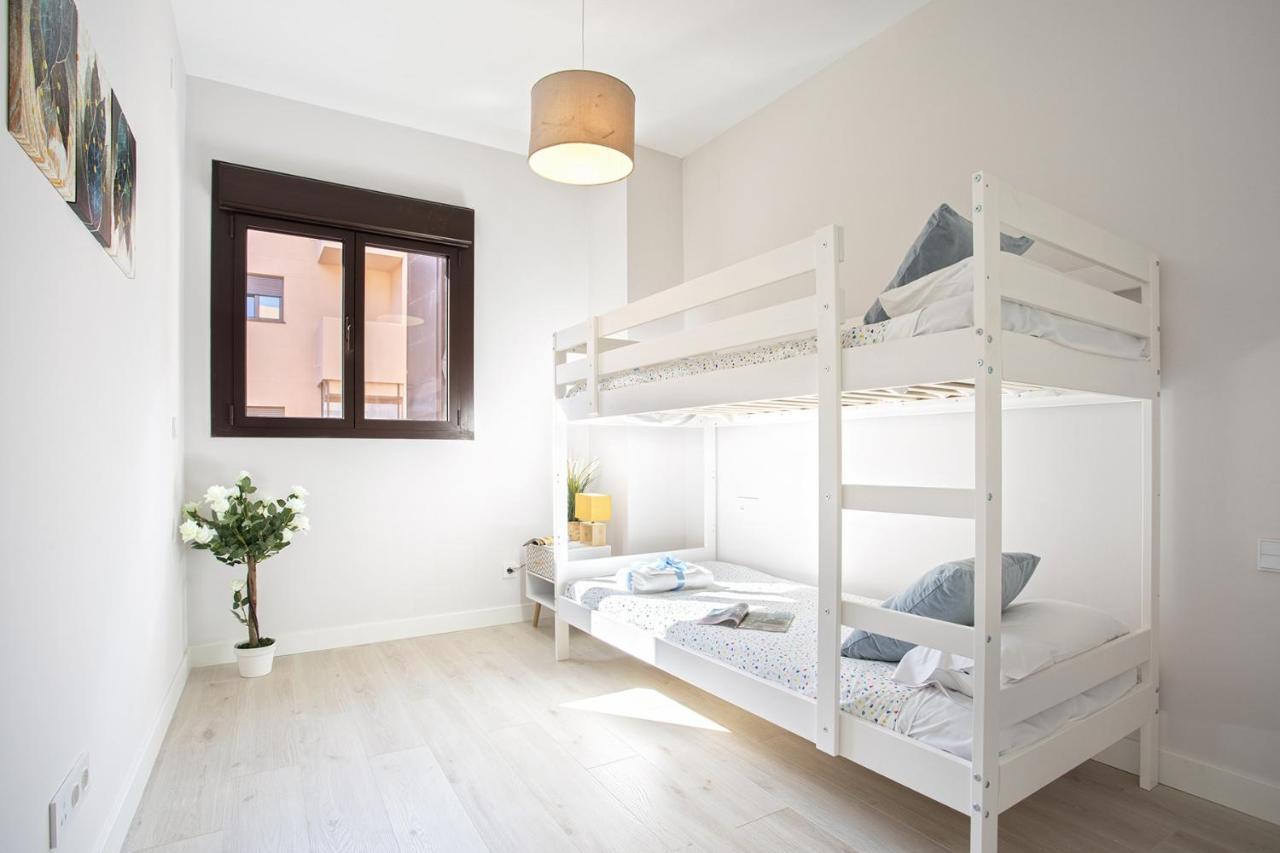 -malagasunapts-skygarden Teatinos Pool Playground Appartement Málaga
